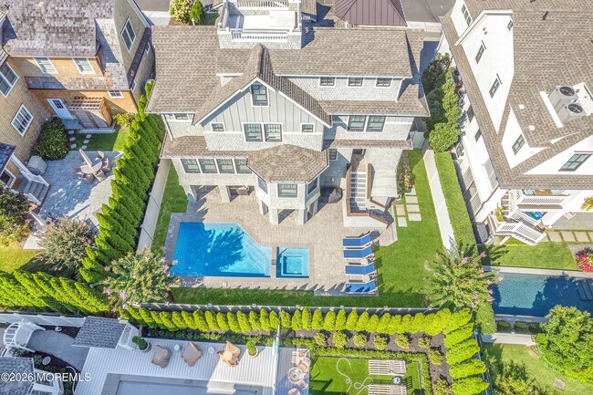 Building Photo - 45 Strickland St