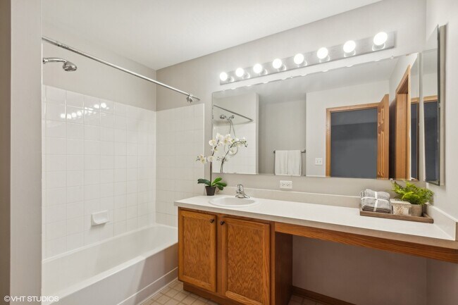 Building Photo - 2531 Congress Ave