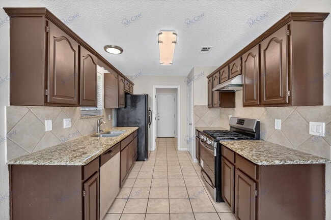 Building Photo - 2607 Parkview Dr