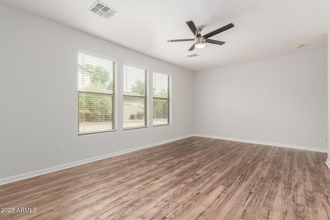 Building Photo - 4274 E Gleneagle Dr