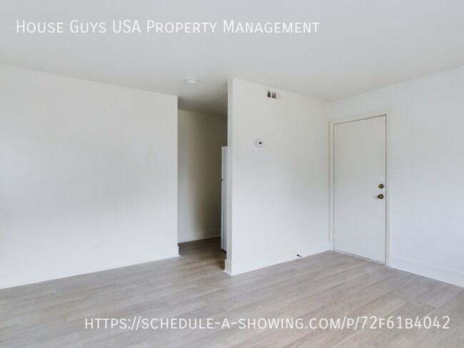 Building Photo - 15411 Barat Ave