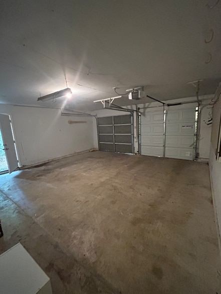 Building Photo - 31 Capewood Ct