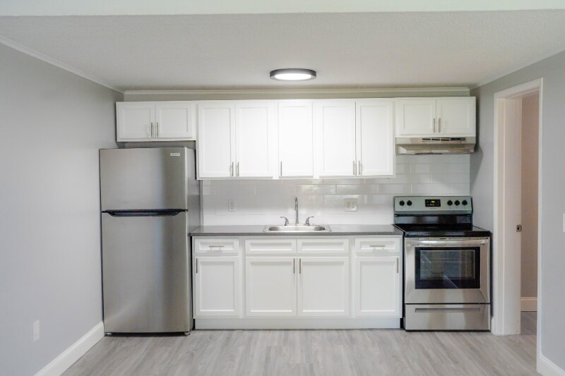 Building Photo - 1927-A Sanford Cir