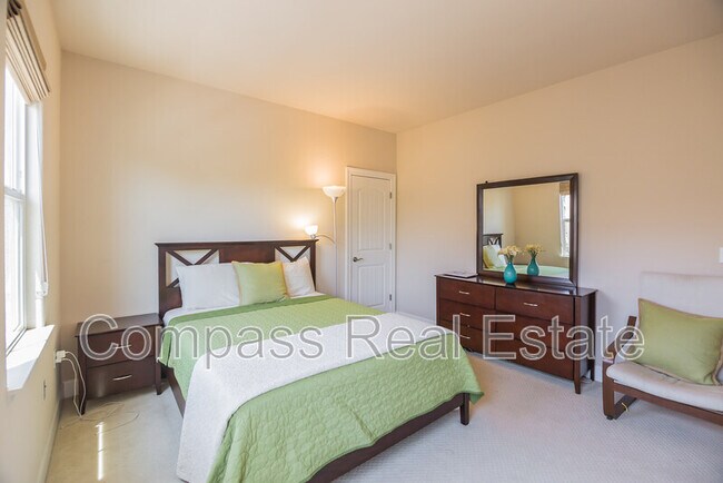 Building Photo - 5539 Southcrest Way