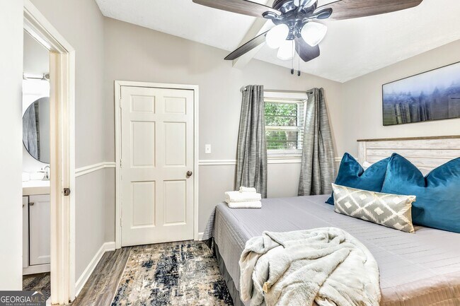 Building Photo - 165 Cole Lake Rd