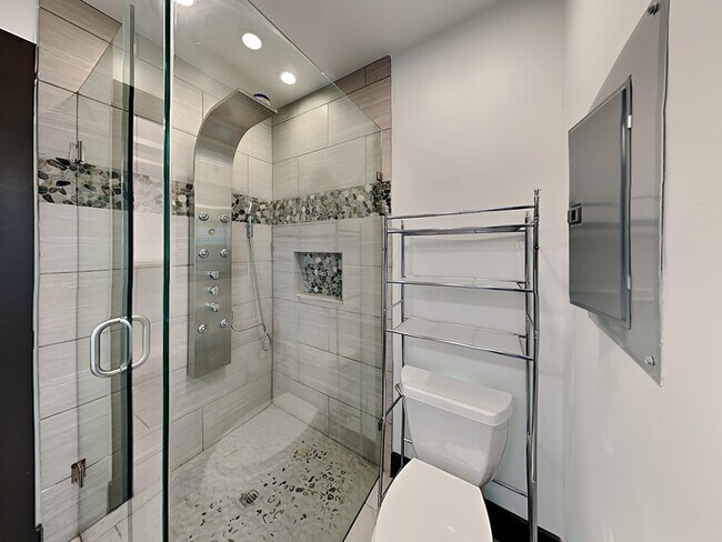 Building Photo - 2307 Cardinal Ln