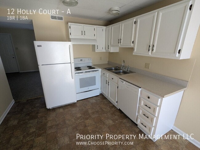 Building Photo - 12 Holly Ct