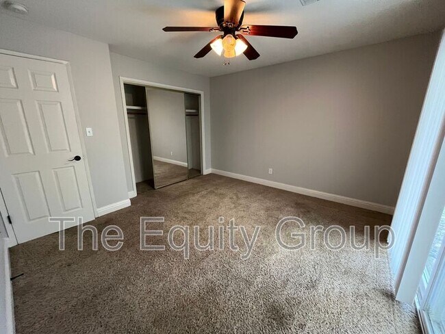 Building Photo - 2040 W Linda Vista Ave