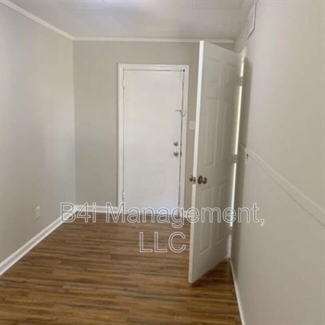 Building Photo - 112 Second Street Southwest