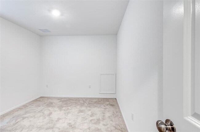 Building Photo - 7706 Poppy Petal Dr