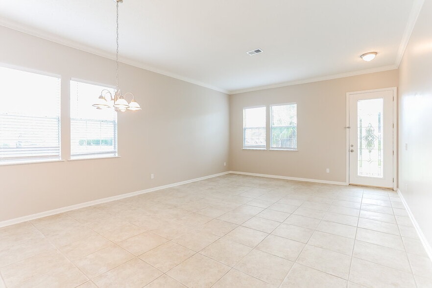 Building Photo - 1208 Dawn Light Rd