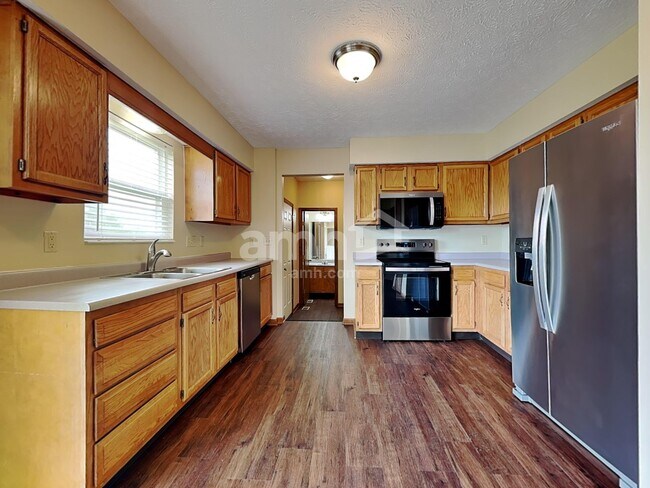 Building Photo - 6585 Taylor Trace Ln