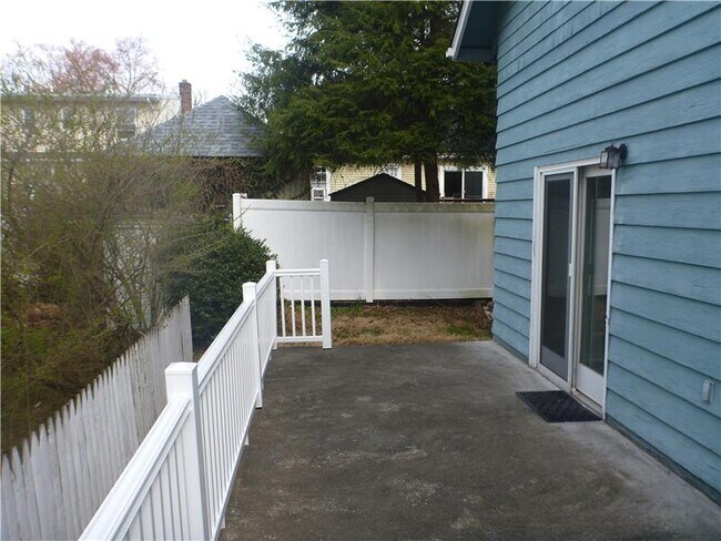 Building Photo - 222 Manhattan Terrace