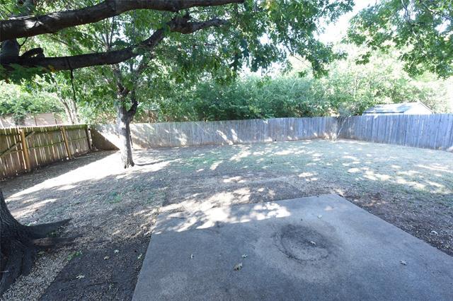 Building Photo - 3820 7 Gables St