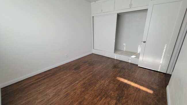 Building Photo - 1 bed, 1 bath - Point Loma