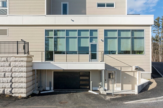 Building Photo - 1 US-1