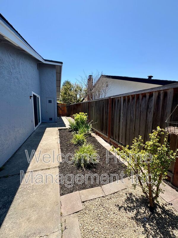 Building Photo - 3307 San Marco Ct