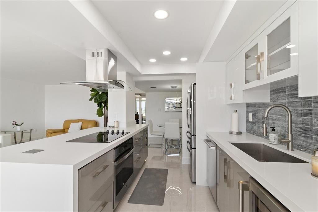 Building Photo - 18081 Biscayne Blvd