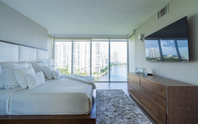 Building Photo - 3370 Hidden Bay Dr