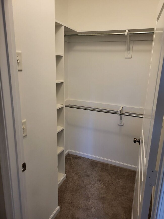 Building Photo - TARLETON OAKS