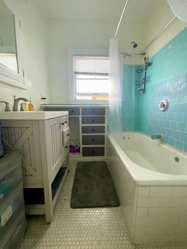 Bathroom - 849 N Sycamore Ave