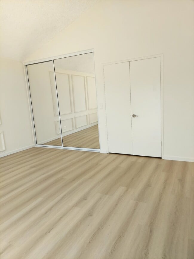 Building Photo - 15702 Sunburst Ln