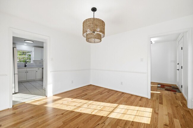 Building Photo - 1600 Old Brook Rd