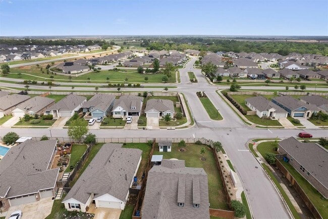 Building Photo - 114 Patrick Herndon Dr