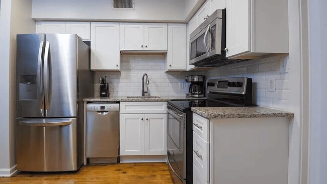 Building Photo - 251 Meeting St