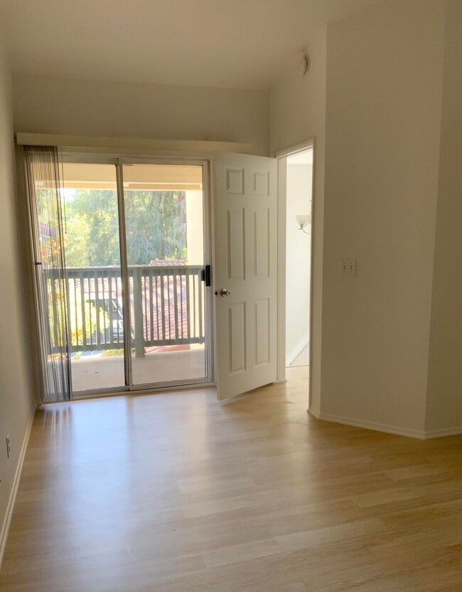 Building Photo - 5473 Spanish Oak Ln