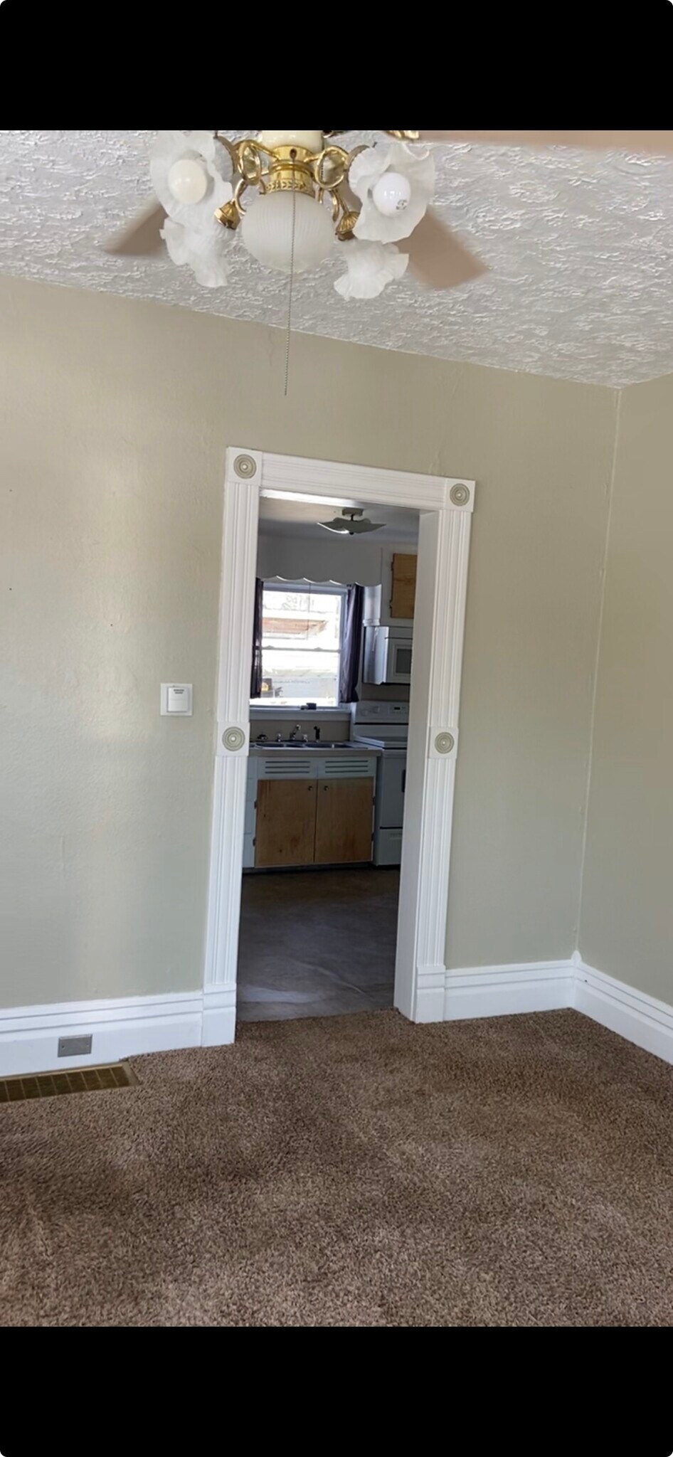 Building Photo - 209 E High St