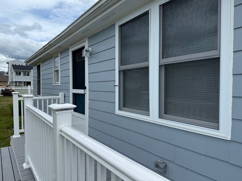 Building Photo - 41 Green Meadow Dr