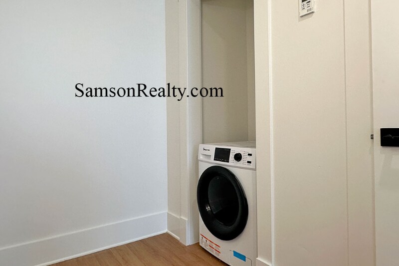 Building Photo - 31 Hope St