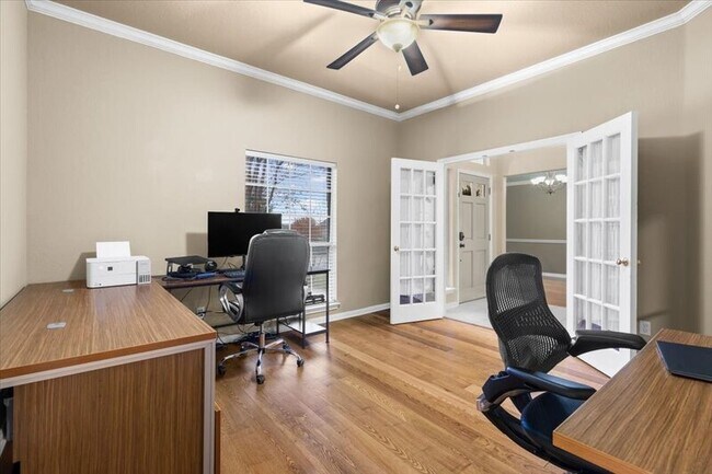 Building Photo - 920 Savanna Ln