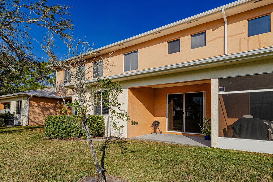 Building Photo - 805 Middleton Dr SW