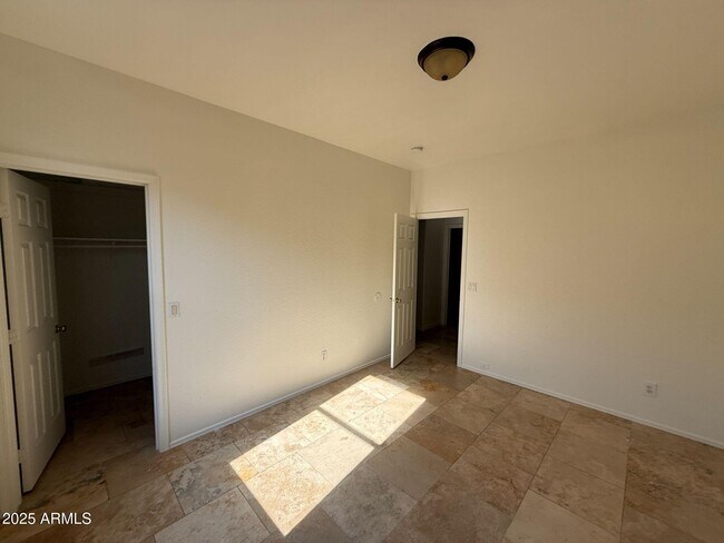 Building Photo - 7024 W Alta Vista Rd