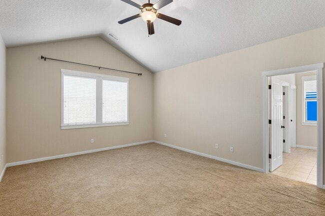 Building Photo - Delightful 4-Bedroom, 2.5-Bath Home in the...