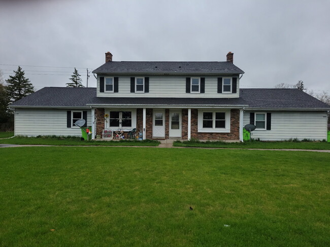 Primary Photo - 1362 Honeysuckle Rd