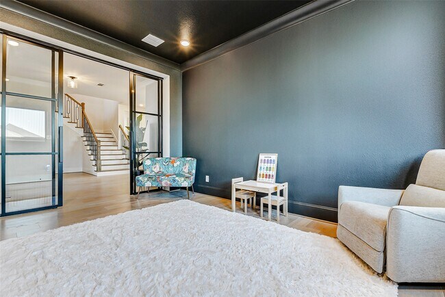 Building Photo - 7606 Redwoods Frst Dr