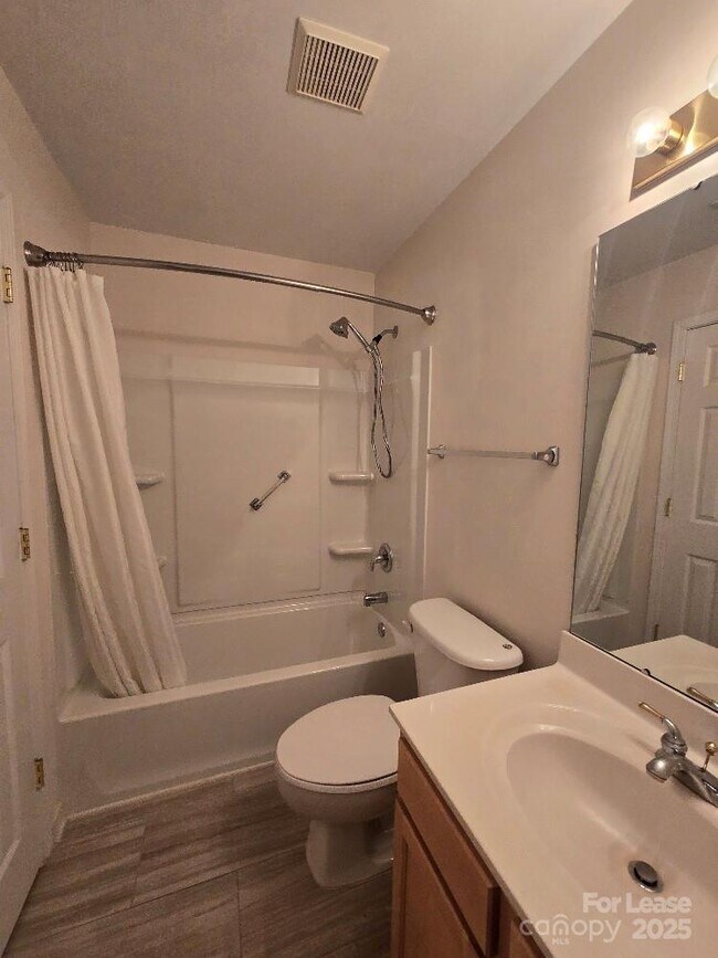 Building Photo - 8221 Brookings Dr