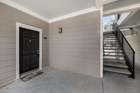 Building Photo - 130 River Landing Dr
