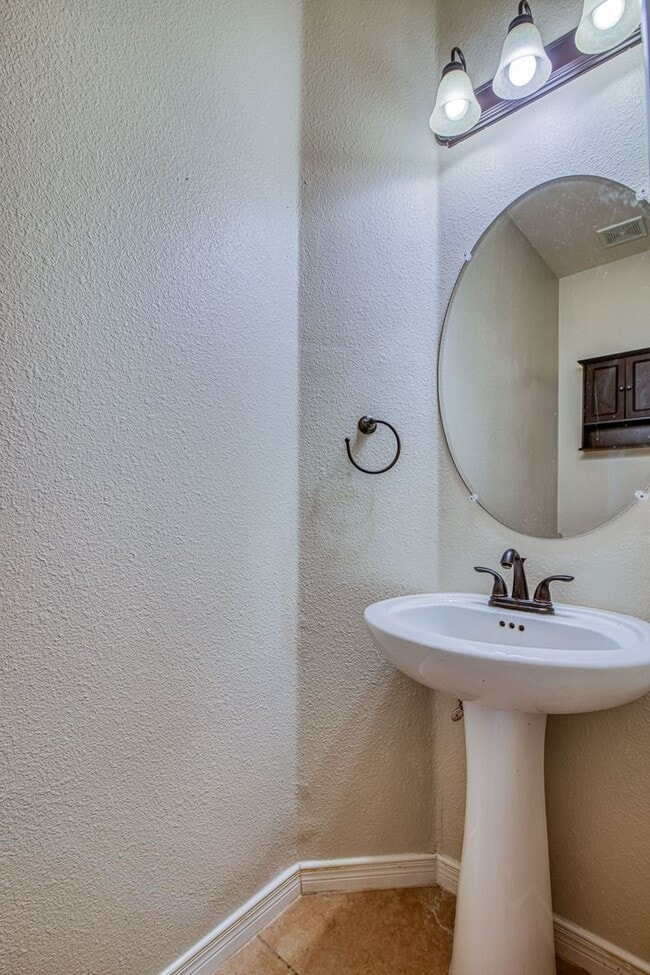 Building Photo - Beautiful Corner lot House