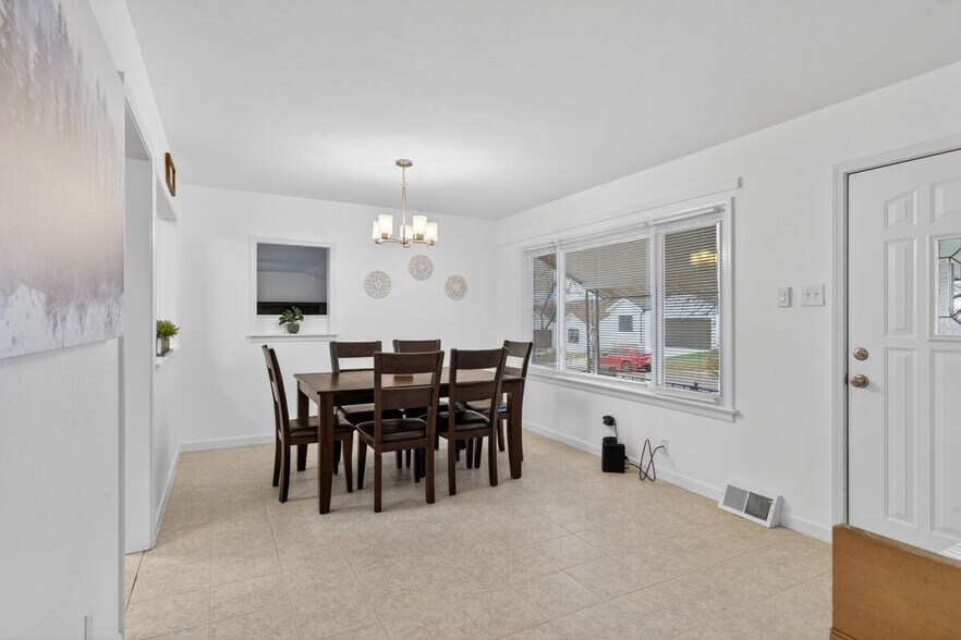 Building Photo - 444 Rosedale Terrace