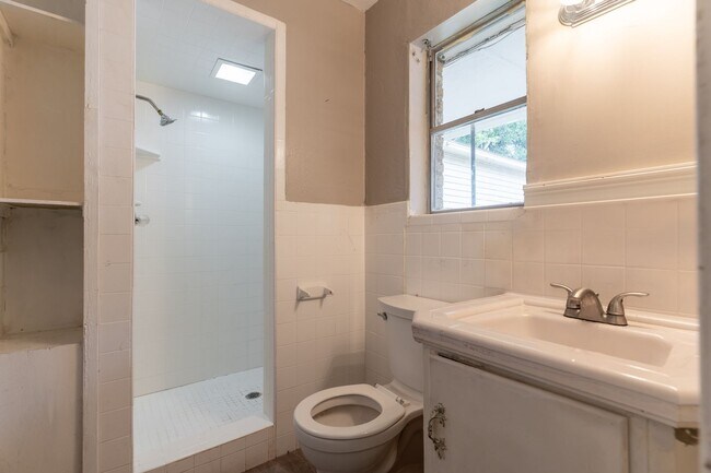 Building Photo - 3 Bedroom Rent to Own Home Available!
