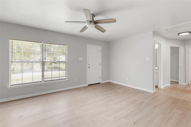 Building Photo - 108 Gm Ln