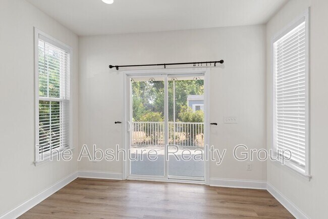 Building Photo - 404 Avery Glenn Way