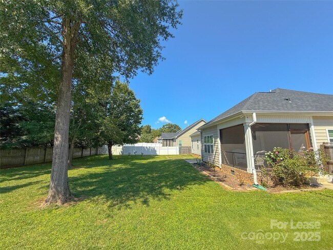 Building Photo - 128 Coral Rutledge Dr