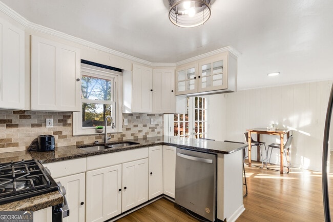 Building Photo - 920 Vfw Dr