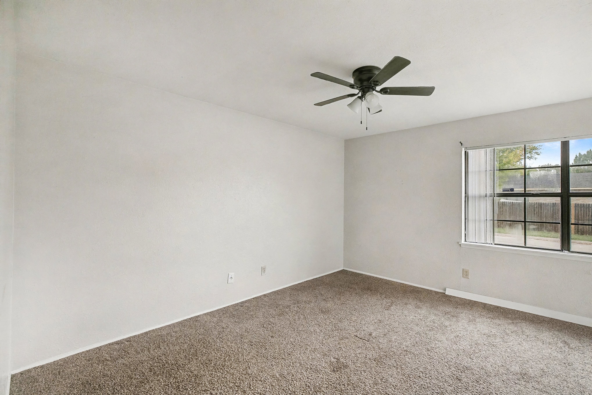 Building Photo - 2412 Limestone Dr