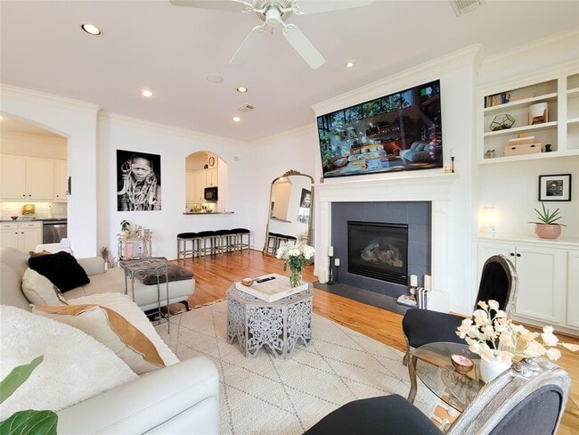 Building Photo - 1421 Bremond St